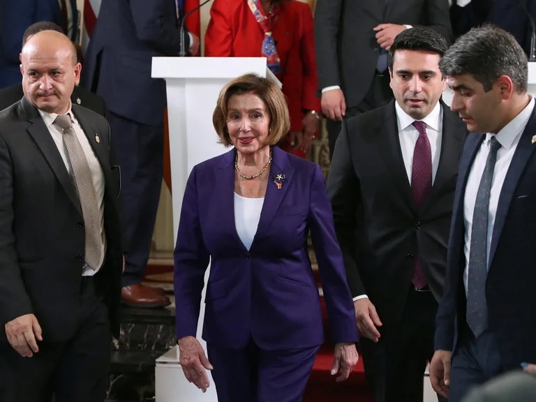 Nancy Pelosi condenó los ataques mortales de Azerbaiyán contra territorio armenio
