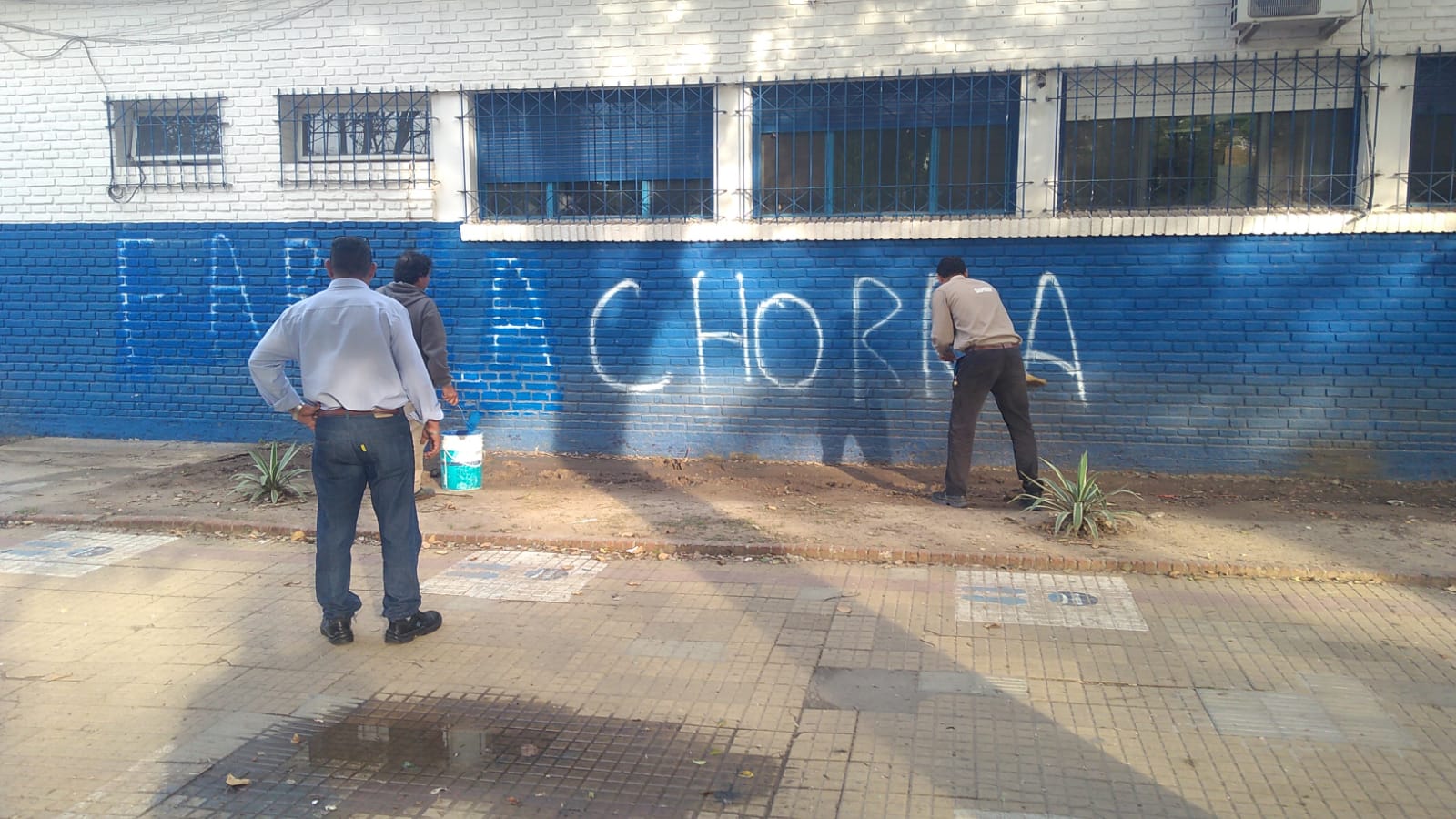 Así amaneció este viernes las paredes de la Empresa Sameep 