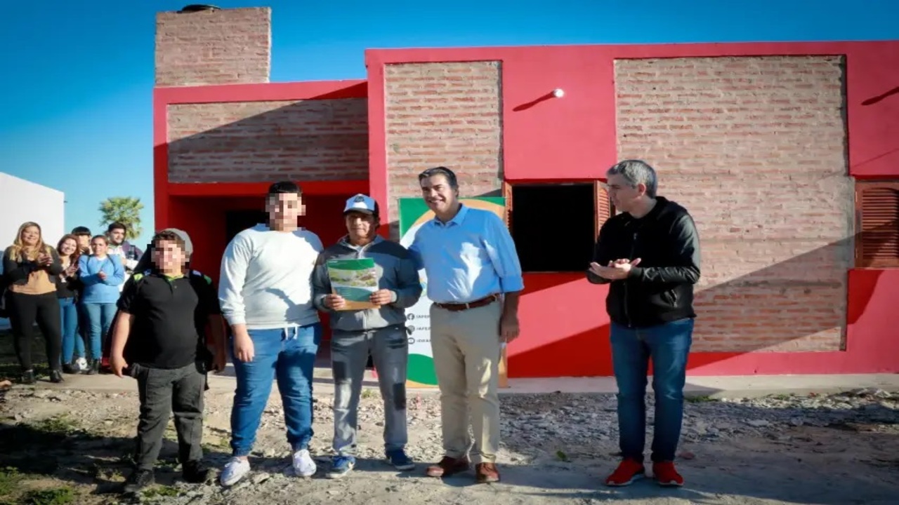 Se cae el RELATO, improvisación, decidia, vedetismo en el Gobierno de Capitanich