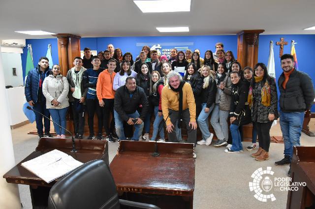 El Poder Legislativo recibió a estudiantes de Laguna Limpia