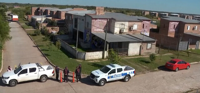 Hallaron en el barrio Emerenciano ropa y restos de una valija quemada: investigan si pertenecen a Cecilia