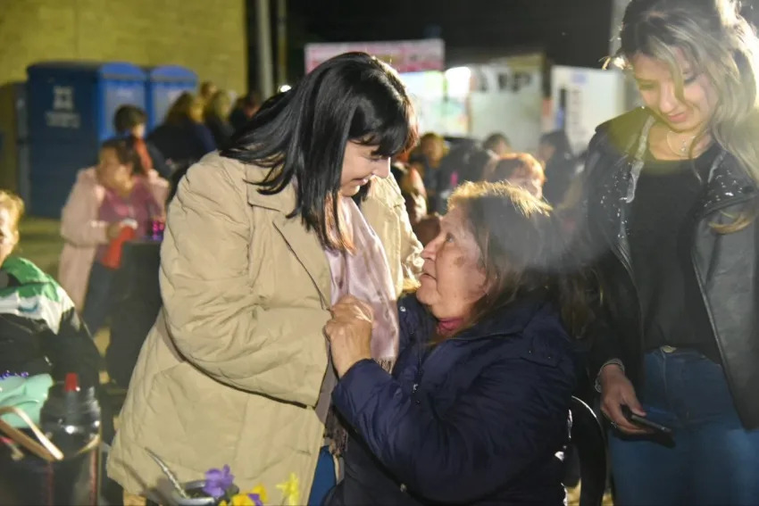 Cuesta celebró con vecinas de la zona norte el Día de la Madre