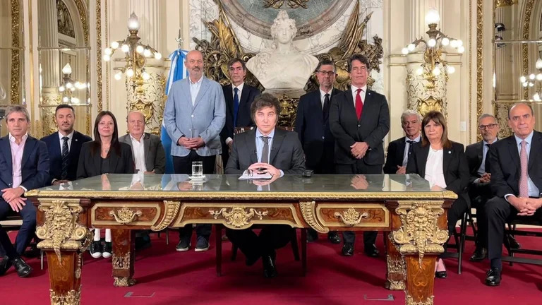 Dictaron una medida cautelar que suspende la reforma laboral incluida en el DNU de Milei