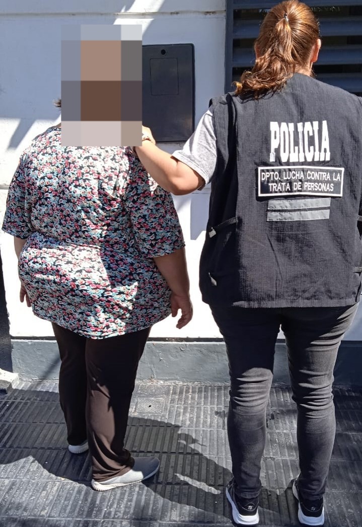 Una mujer fue detenida por el caso de corrupcion de menores