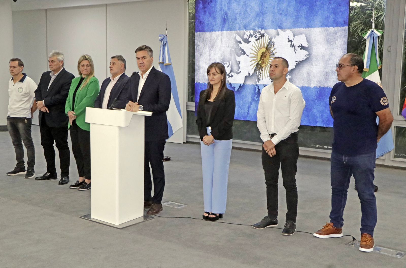 EL GOBERNADOR ANUNCIÓ QUE EL ACTO DEL 2 DE ABRIL SE REALIZARÁ EN PRESIDENCIA DE LA PLAZA