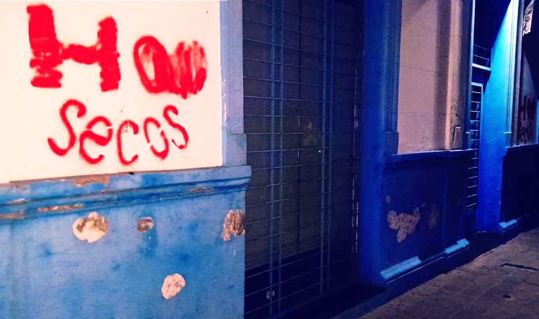 Demorados por realizar pintadas en sede legislativa