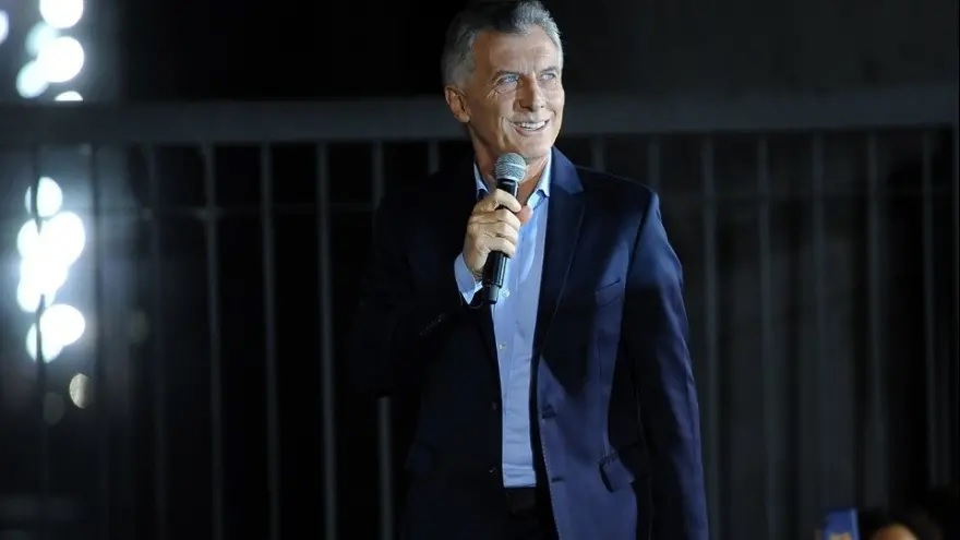 ¿Quién la tiene más grande? Macri contesta a las amenazas de Santiago Caputo organizando un acto con gobernadores e intendentes