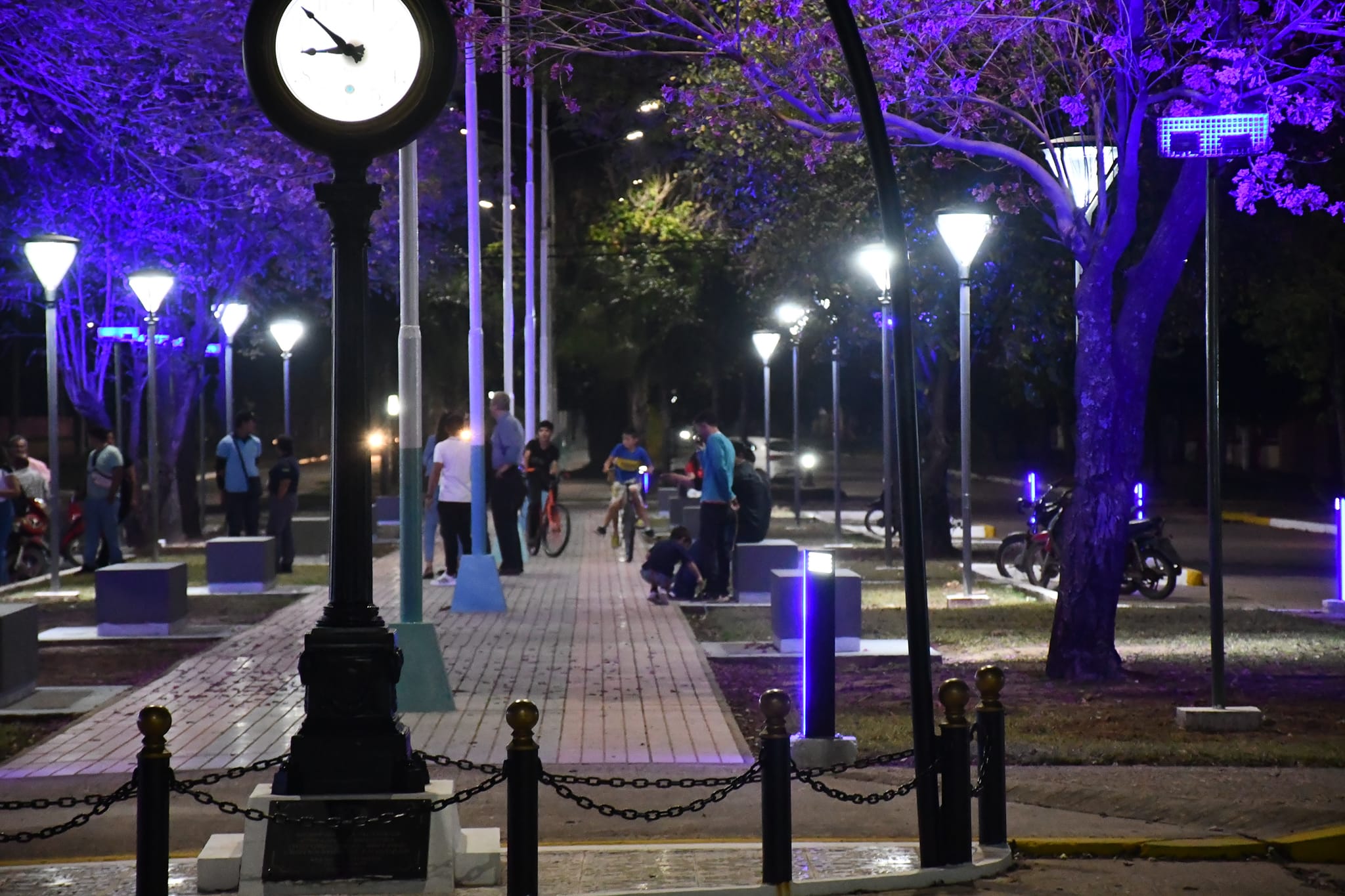 Campo Largo: se encendieron las luces de la plaza San Martín 