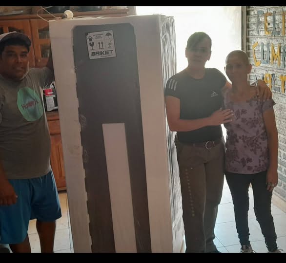 Campo Largo cerro el año con la entrega de heladeras para pacientes de dicha localidad