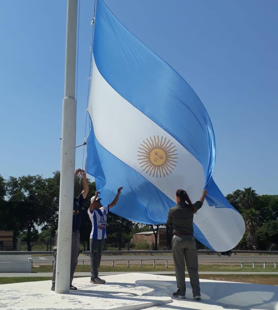 La Patria es Una y no solo los días festivos así lo entiende el municipio de Campo Largo