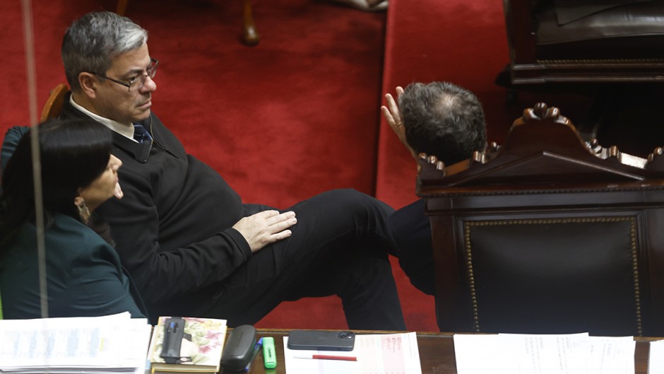 Los gobernadores sin Impuesto a los Combustibles por haber blindado el veto de Milei a los jubilados