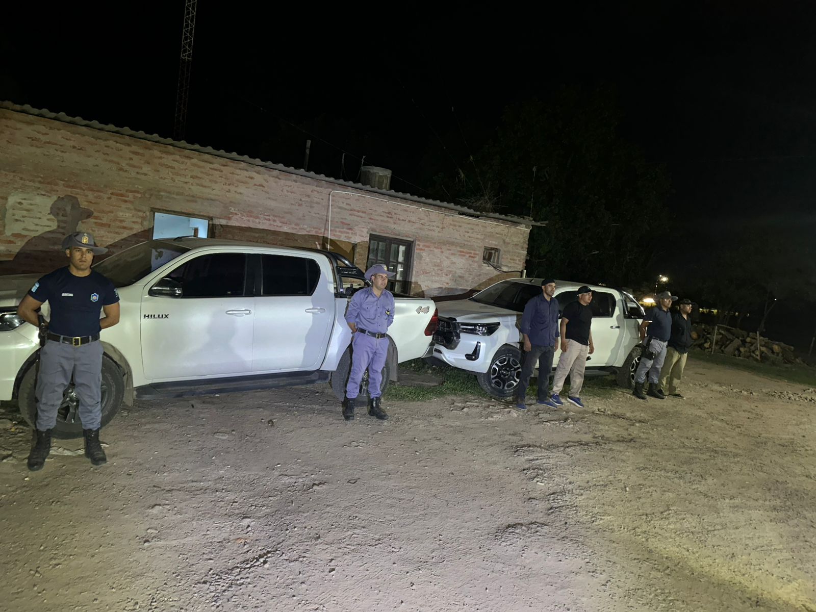 Hallan en Colonia Zapallar Norte dos camionetas robadas en Buenos Aires: estaban ocultas en un campo rural