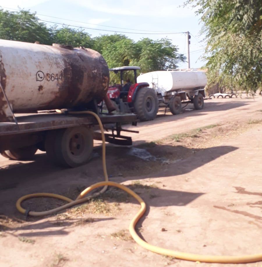 Campo Largo asiste a la población con agua sin cobrar a ningún poblador