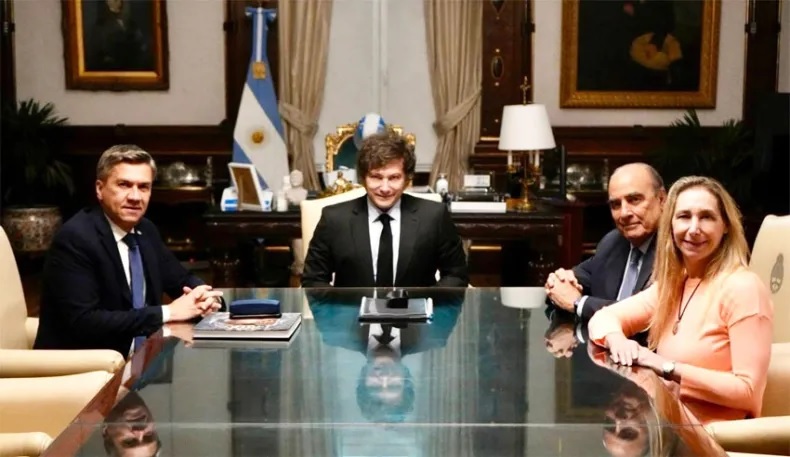 Milei recibió a Zdero en la Casa Rosada