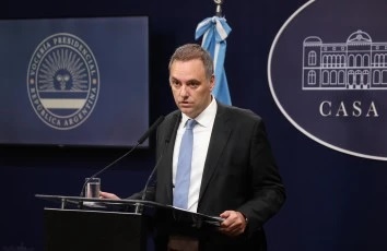 Adorni dijo que todas las candidaturas testimoniales son un fraude menos la de él y la de Santilli