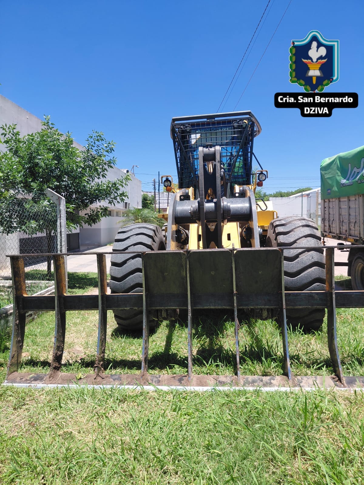SECUESTRAN MAQUINARIA PESADA POR QUEMA Y ACOMODADO ILEGAL DE VEGETACIÓN EN ZONA RURAL