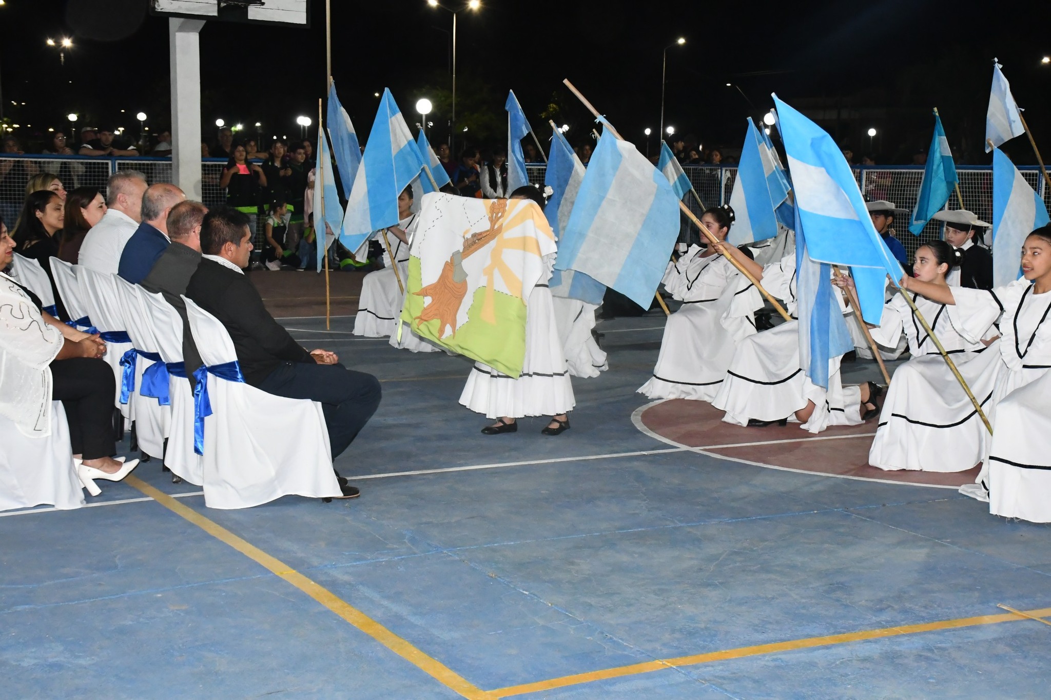 Con un emotivo acto se presentó oficialmente la Bandera del Municipio de Campo Largo