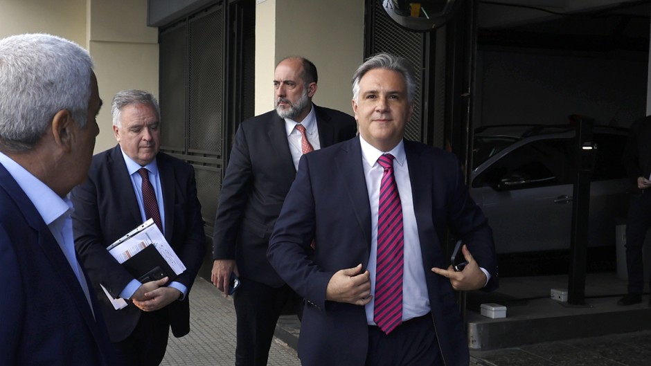 Los gobernadores se entusiasman con la debacle de Milei y apuestan a ser los árbitros del Congreso