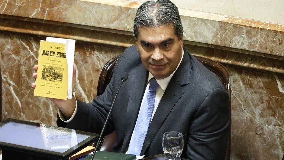 Tras la sanción del Presupuesto, Capitanich tantea una mediación con los gobernadores para que no rompan con el peronismo en 2027