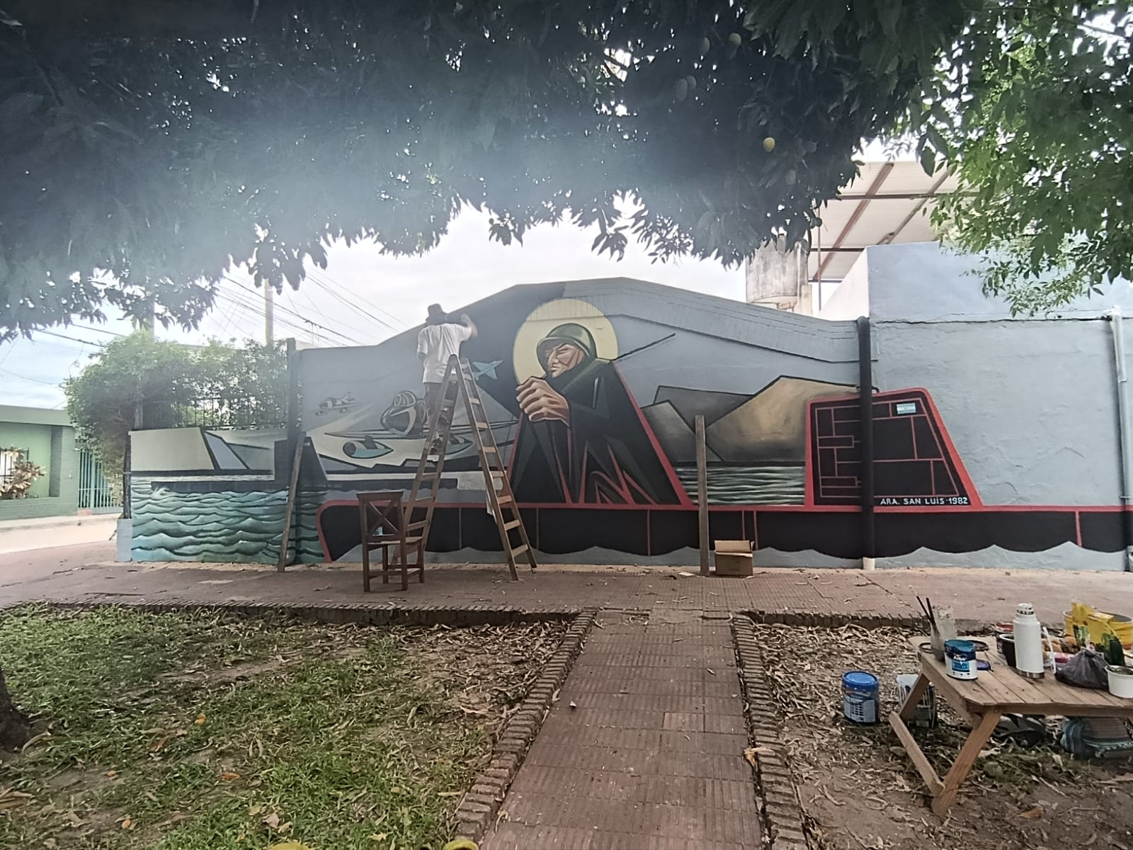 Imponente mural malvinero en el barrio Paykyn: un homenaje que mantiene viva la llama de Malvinas