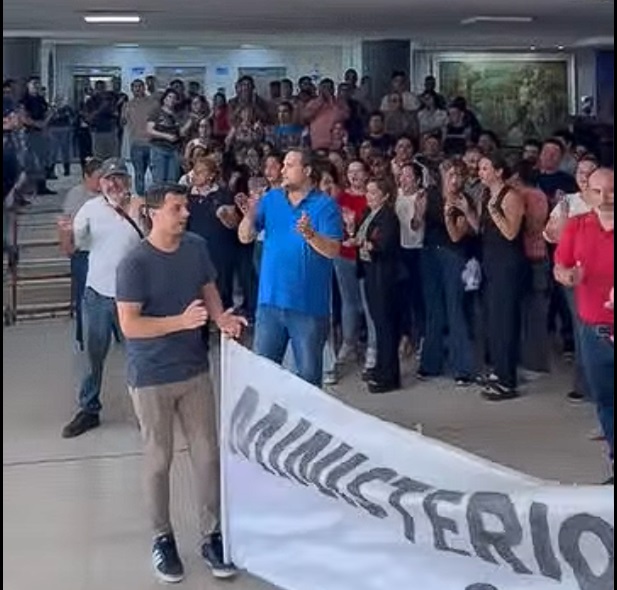 Zdero perdió el control en Casa de Gobierno: ajuste, improvisación y un gobierno que se queda sin calle