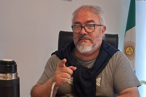 FATE cierra y El diputado Vargas celebra la importación de cubiertas en el Puerto de Barranqueras: ¿contradicción o falta de proyecto?