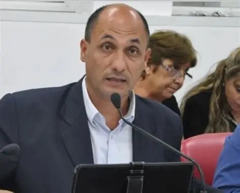 Fuerte cruce en la apertura de sesiones: Guillón le marcó las omisiones al gobernador