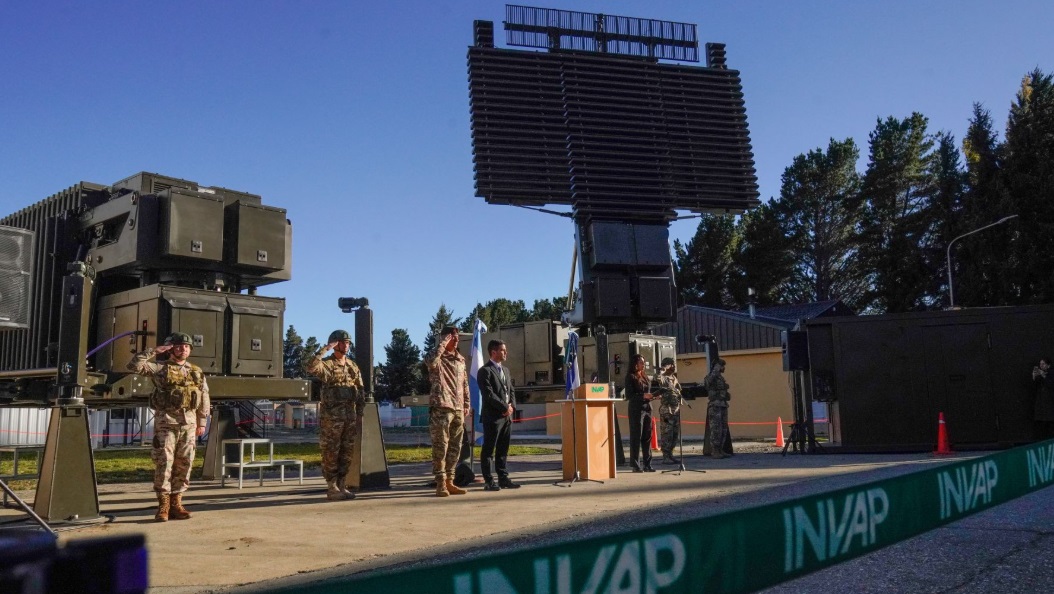 Argentina fortalece sus capacidades de defensa antiaérea con la entrega de radares RPA-200M desarrollados por INVAP