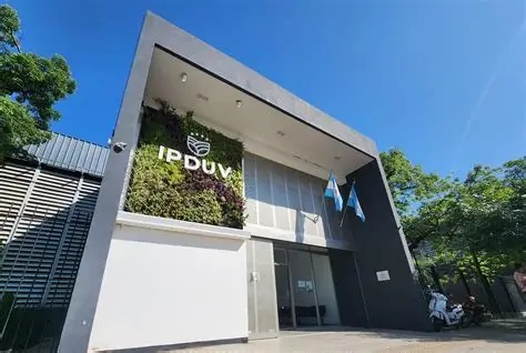 Millones en remodelaciones y empleados sin baños: crece el malestar en el IPDUV