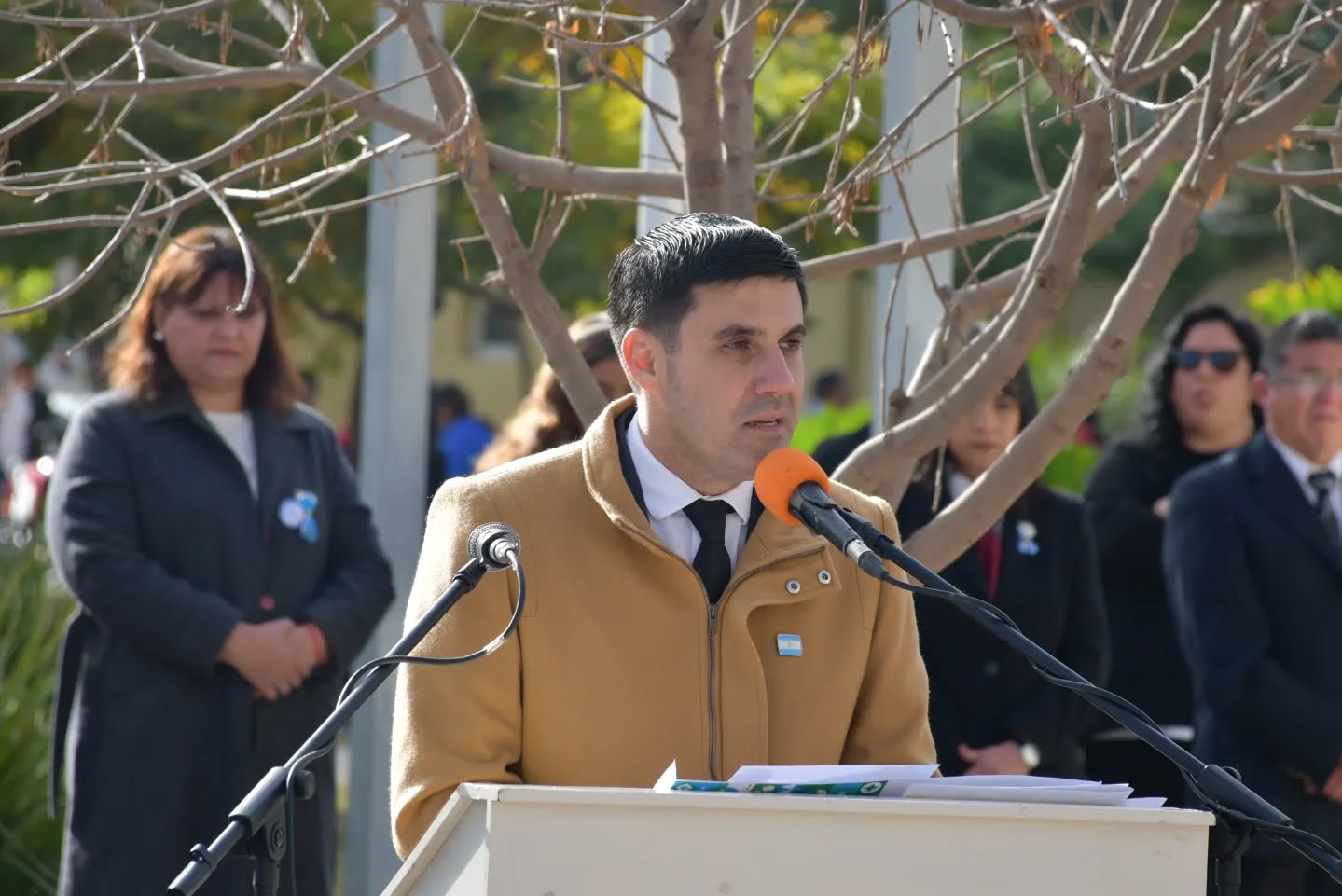 General Pinedo conmemoró la Revolución de Mayo y celebró sus 114 años con un emotivo acto institucional y comunitario