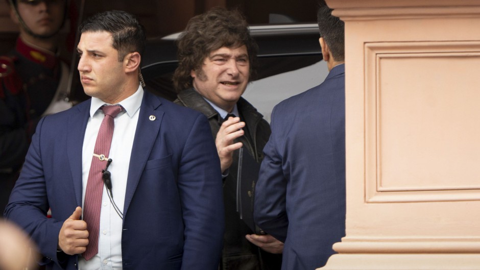 Milei echó a casi todo el personal de Olivos furioso por la cocina y las filtraciones, Hata cuando aguanta un país 