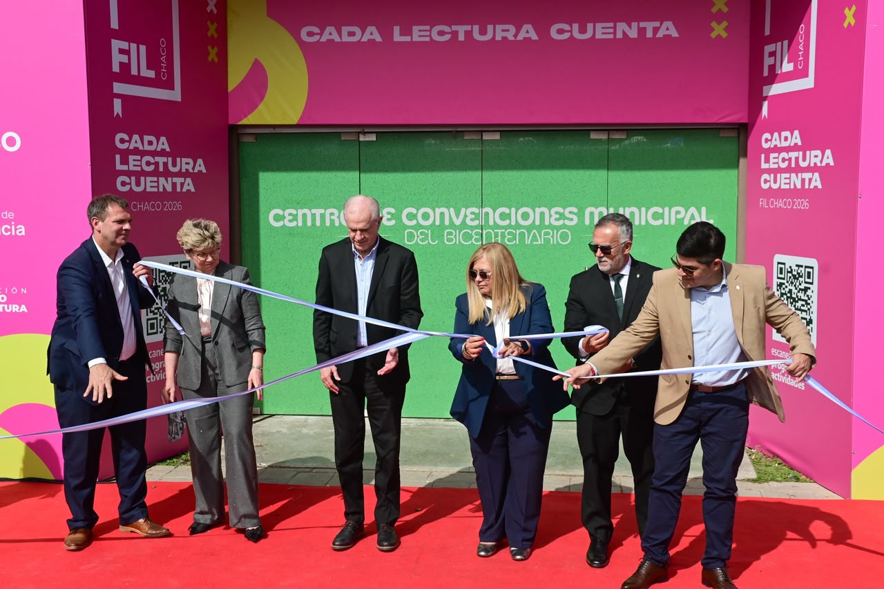 CON GRAN CONCURRENCIA Y LIBROS CON 50% DE DESCUENTO, COMENZÓ LA FERIA IBEROAMERICANA DEL LIBRO